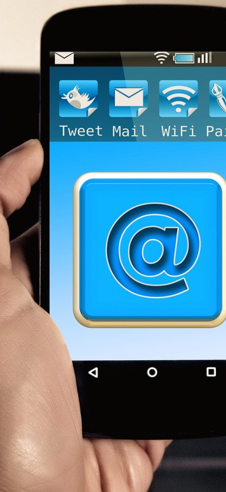 在线代理 App 分流规则设置页：应用图标逐条排列，右侧开关分别处于走线路或直连状态，顶部有搜索框方便快速定位
